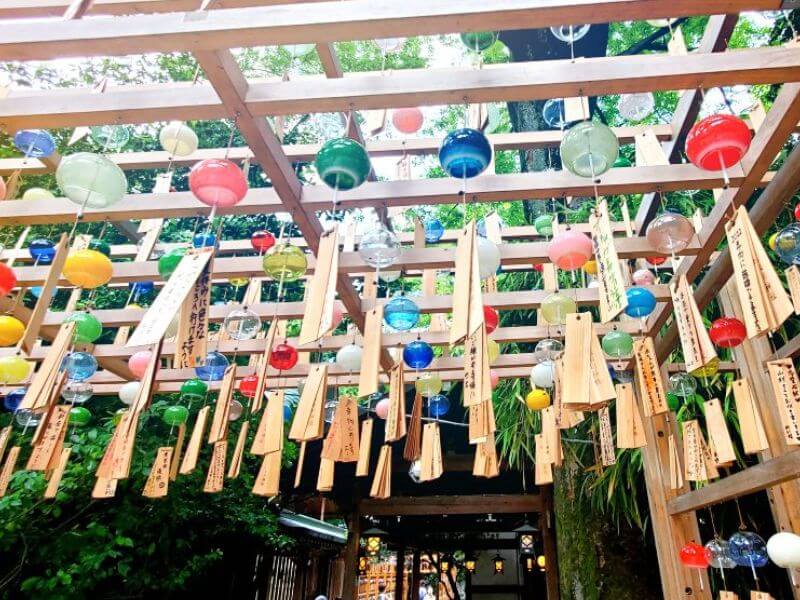 Windspiele im Kawagoe Hikawa Schrein